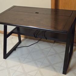 Desk With Charger And Storage