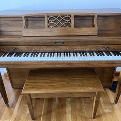 Baldwin model 623A Console Piano