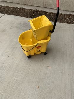 Moo bucket