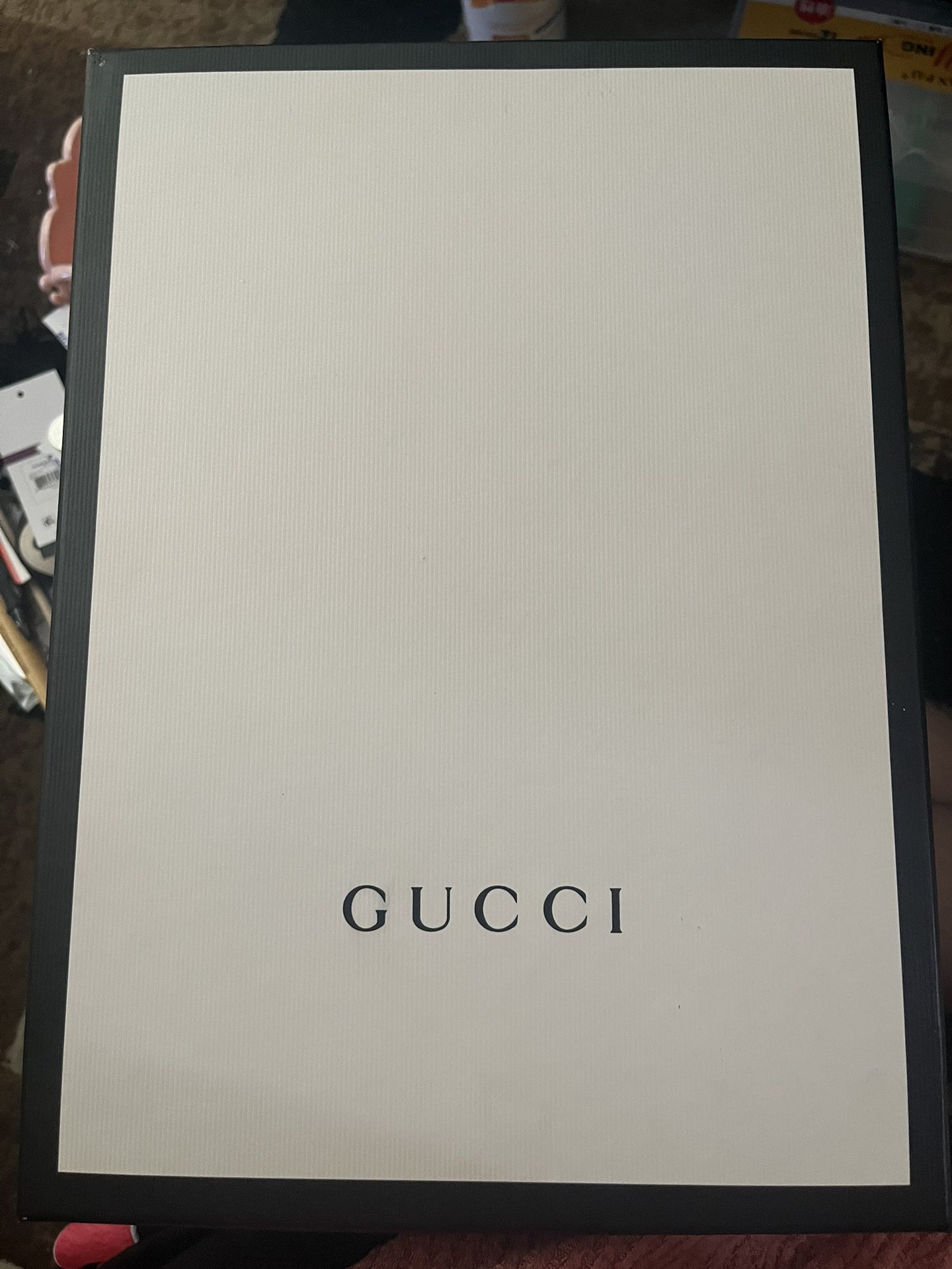 gucci sneakers/shoes