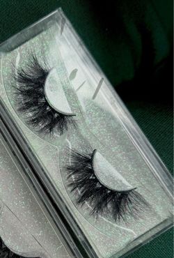 strip eyelashes