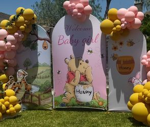Winnie the Pooh baby shower decorations