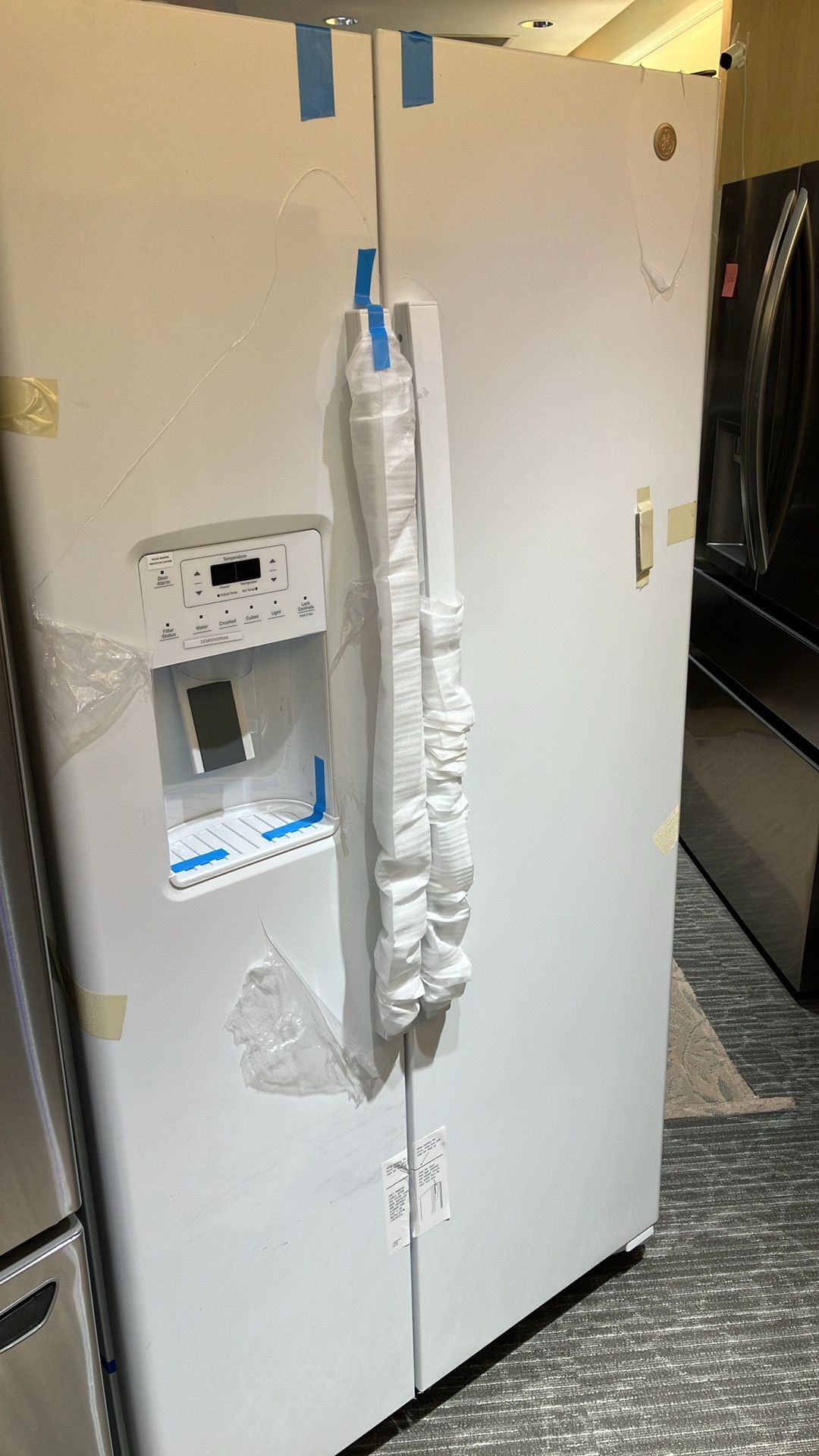 💥Big Savings💥 21.9 cu. ft. Side by Side Refrigerator in White, Counter Depth