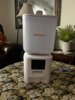 Pet feeder