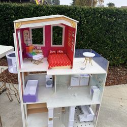 Rainbow High Dollhouse 