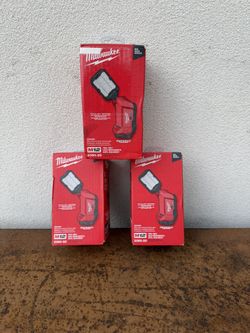 📌Milwaukee M12 ROVER Multi-Directional Flood Light w/ PACKOUT Compatibility (Tool-Only) 👉PRECIO FIRME NO MENOS👉$70 each