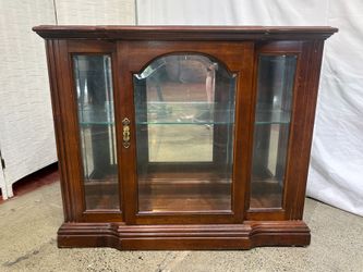 BROYHILL Petite Lighted Glass Shelf Display Cabinet