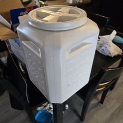 Dog Food Vault Gamma