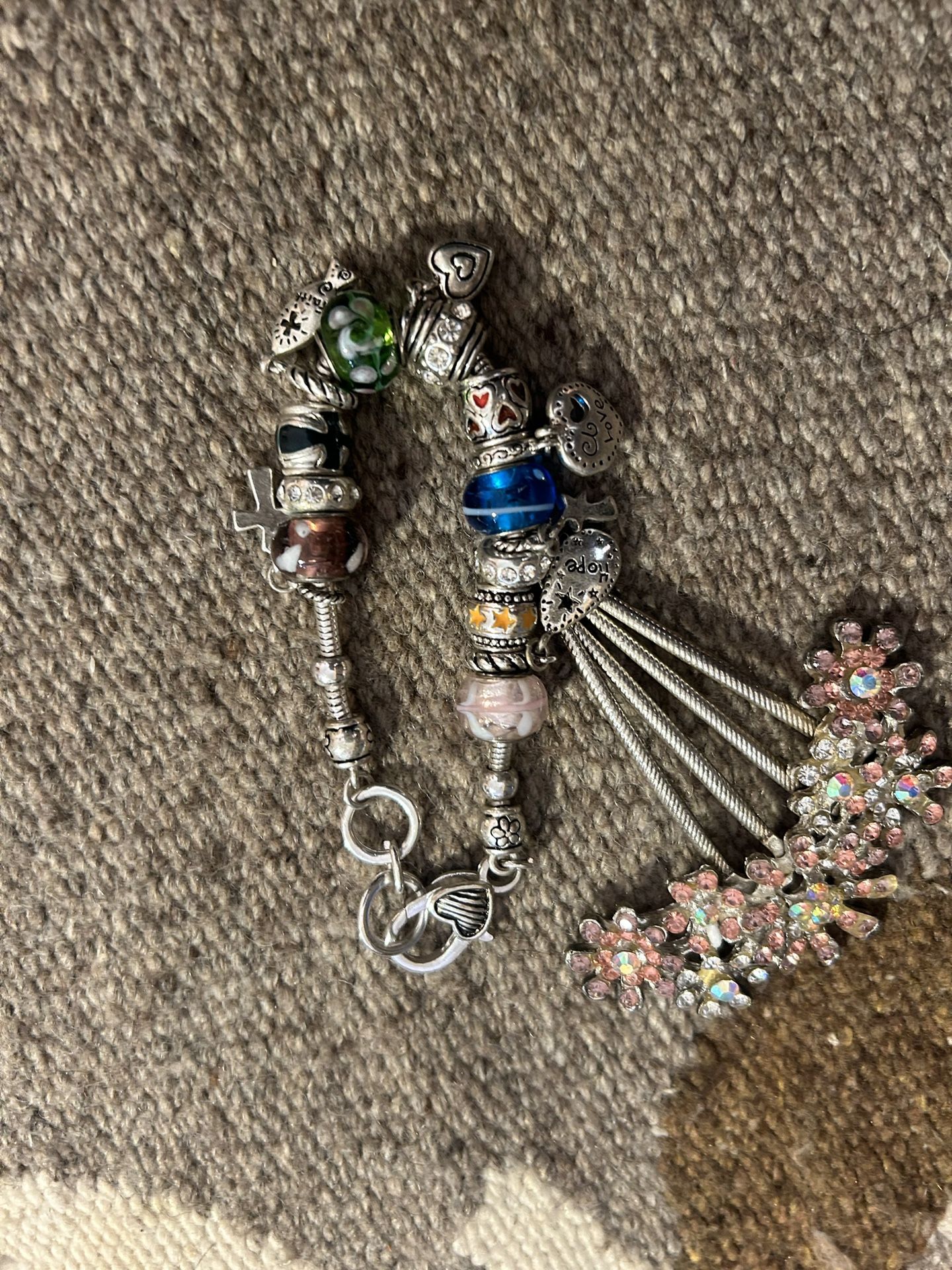 CUTE CHARM BRACELET N HAIR CLIP