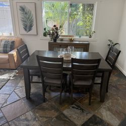 Dining Table Set – 6 Seats – from Living Spaces - Great Condition
