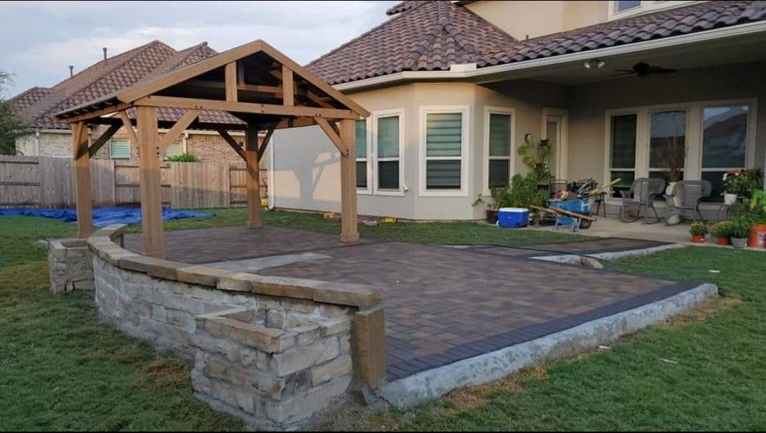 Pavers,retaining Wall And gasivo.