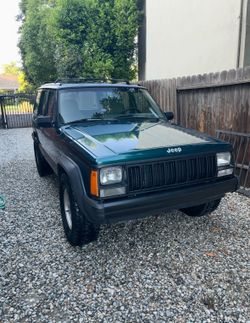 Jeep Cherokee Sport 4x4