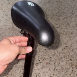 Mongoose BMX Saddle Seat VXV Showell Bicycle 8”x5” Used