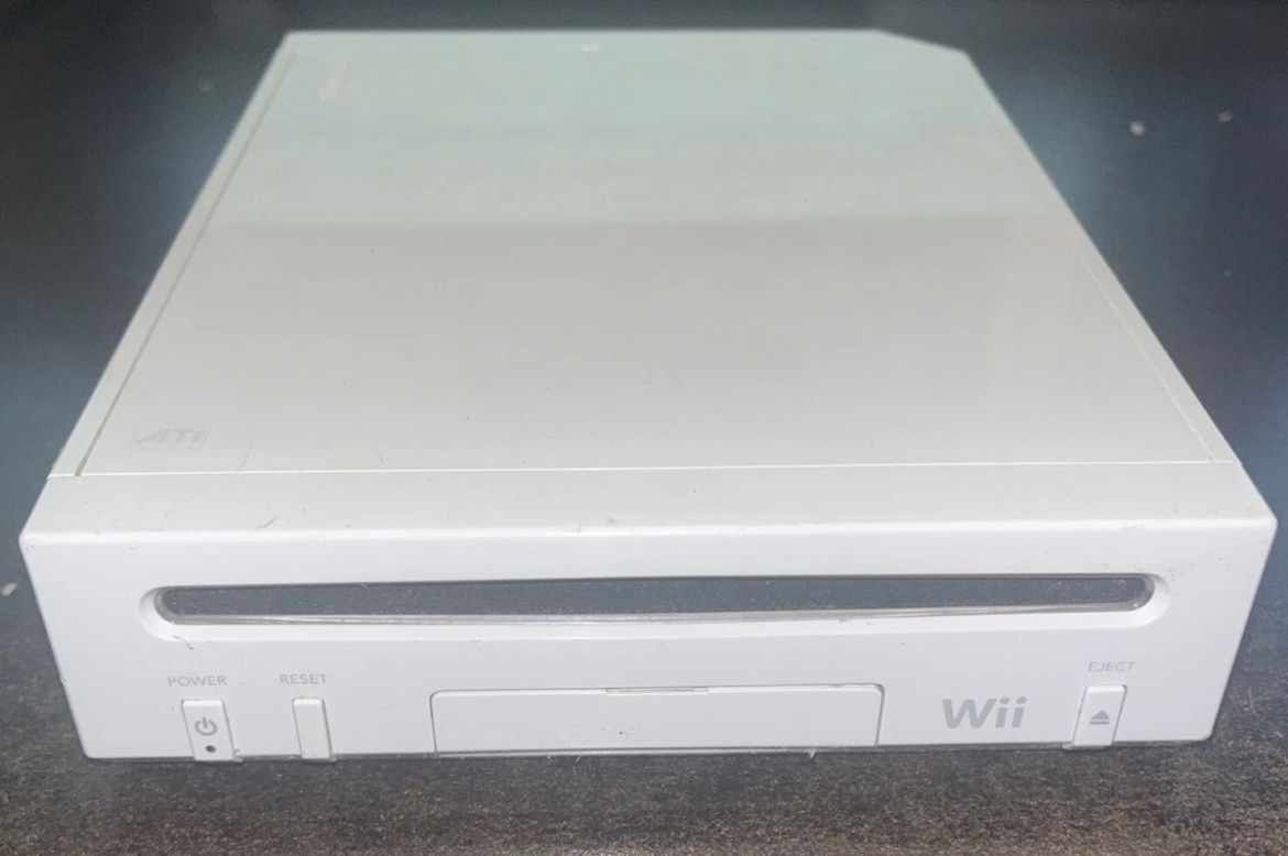 Nintendo Wii Console Only RVL-101 White (works)
