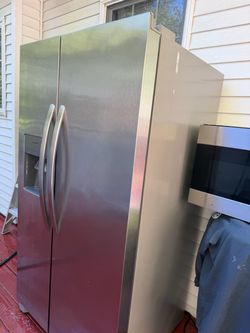 Frigidaire “ Gallery “ refrigerator 36 inch wide and microwave