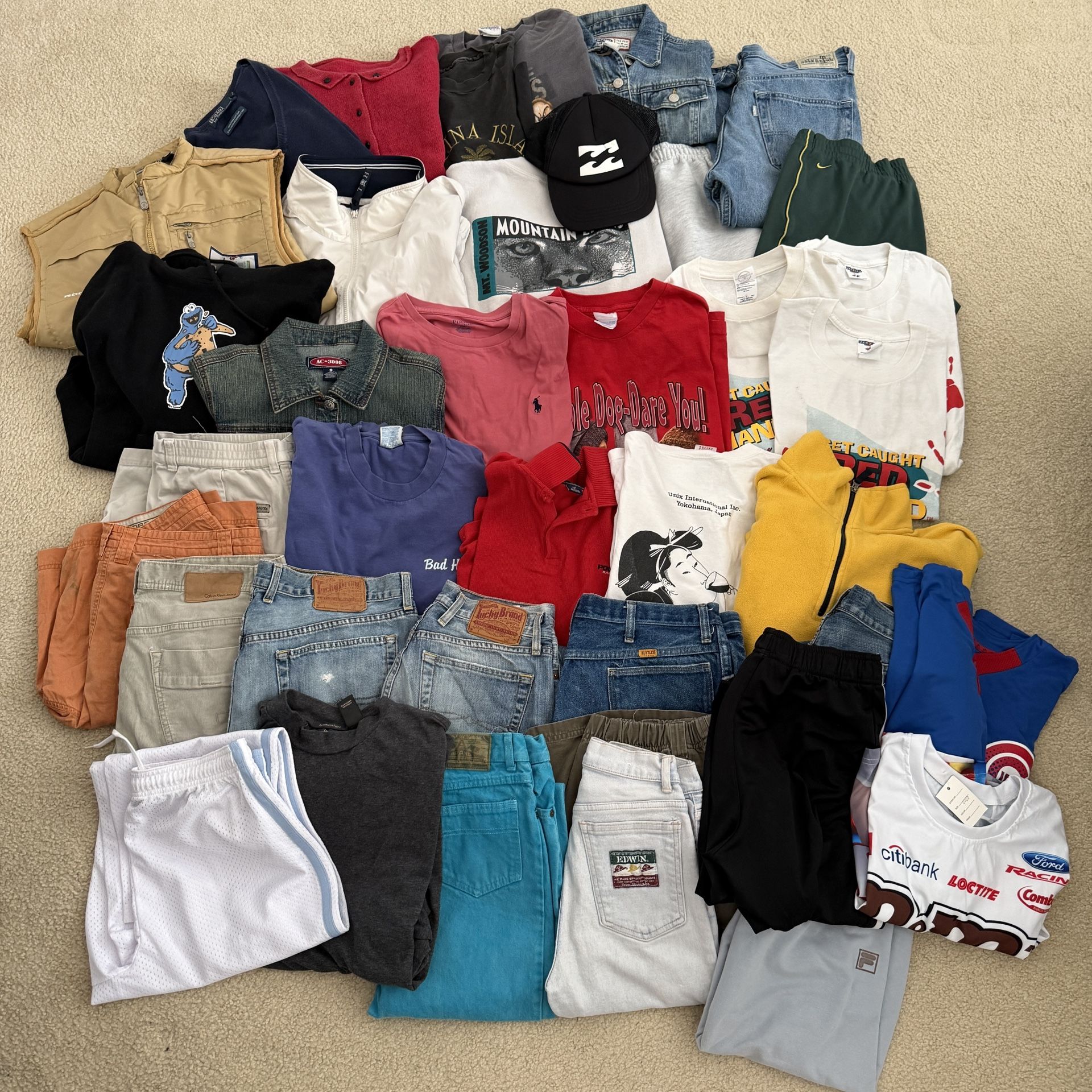 x39 Vintage Bundle Jackets, Jeans, T-Shirts, Sweaters, Shorts, etc.