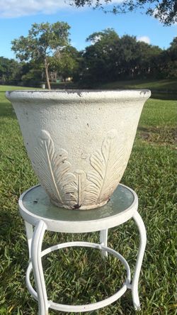 Large Lightweight Vintage Tropical Leaf Garden Planter – 20” – $50