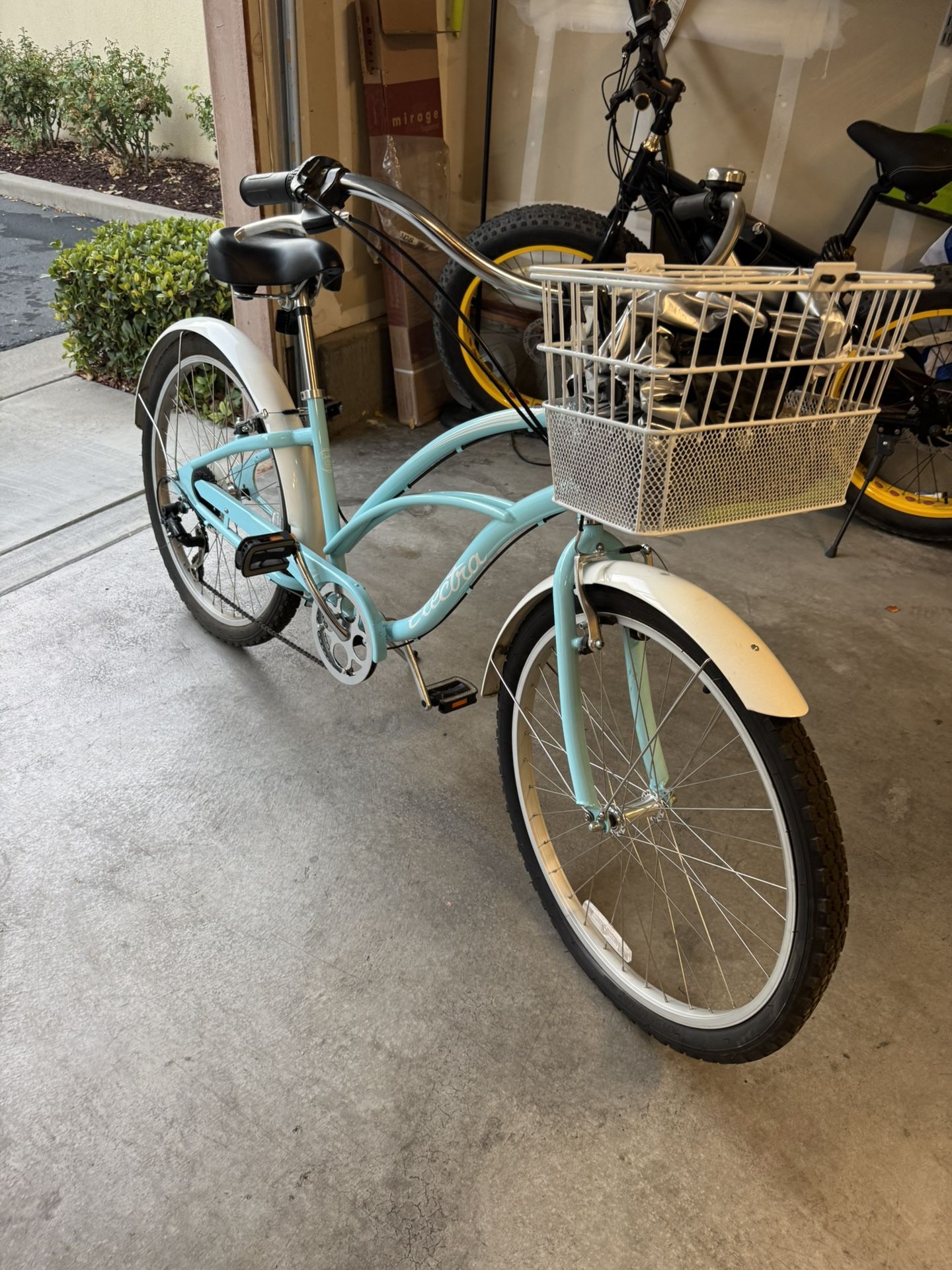 Bike. Electra Cruiser 7