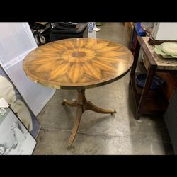 Baker Stately Homes Regency Association Mahongay Inlaid Parquetry Pedestal Table Paw Foot 