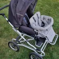 Bumbleride Queen B stroller