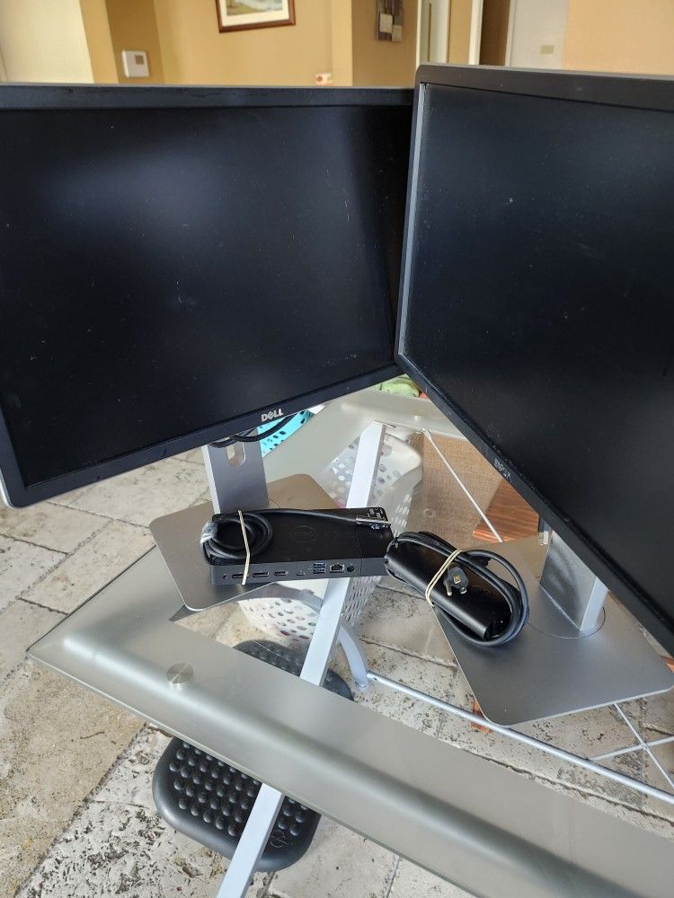 Dell 19in Dual Screen Monitors 