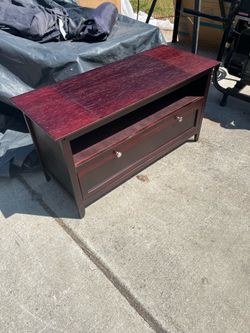 Small media table