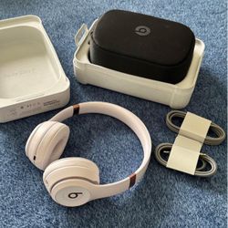 Beats Solo 4 Pink Cloud Headphones