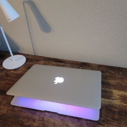 Fast And Snappy Upgraded Core i7 8gb 128gb Ssd Macbook Air 2017