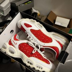 Nike Supreme Tailwind