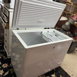 GE Deep Freezer Chest