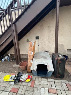 Free Stuff! Snowboard, knee pads, and wood are left.