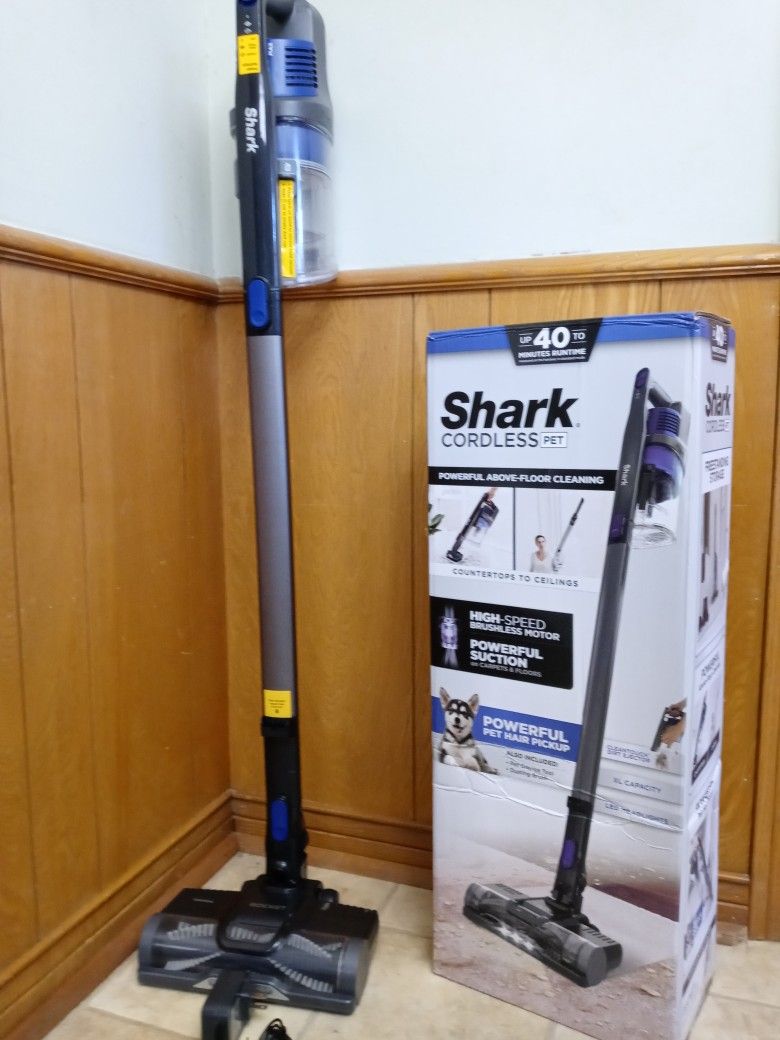 Shark IX141 Per Cordless Stick Vacuum With XL Dust Cup, Led Headlights.