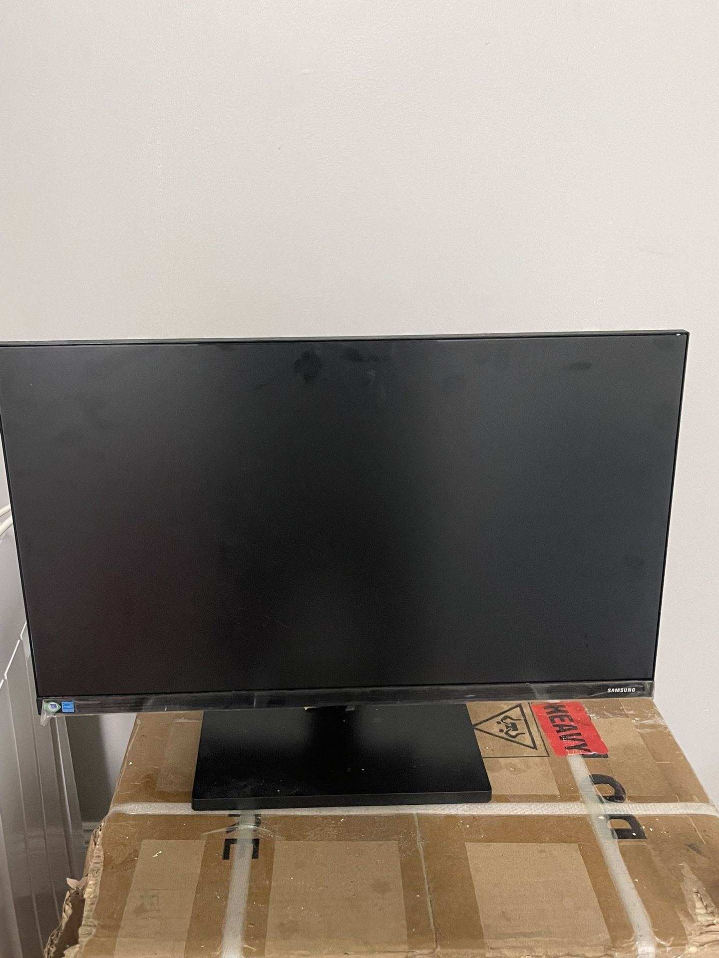 $45 Samsung Computer Monitor 18-32 Inch’
