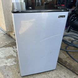 MINI FRIDGE / FREEZER