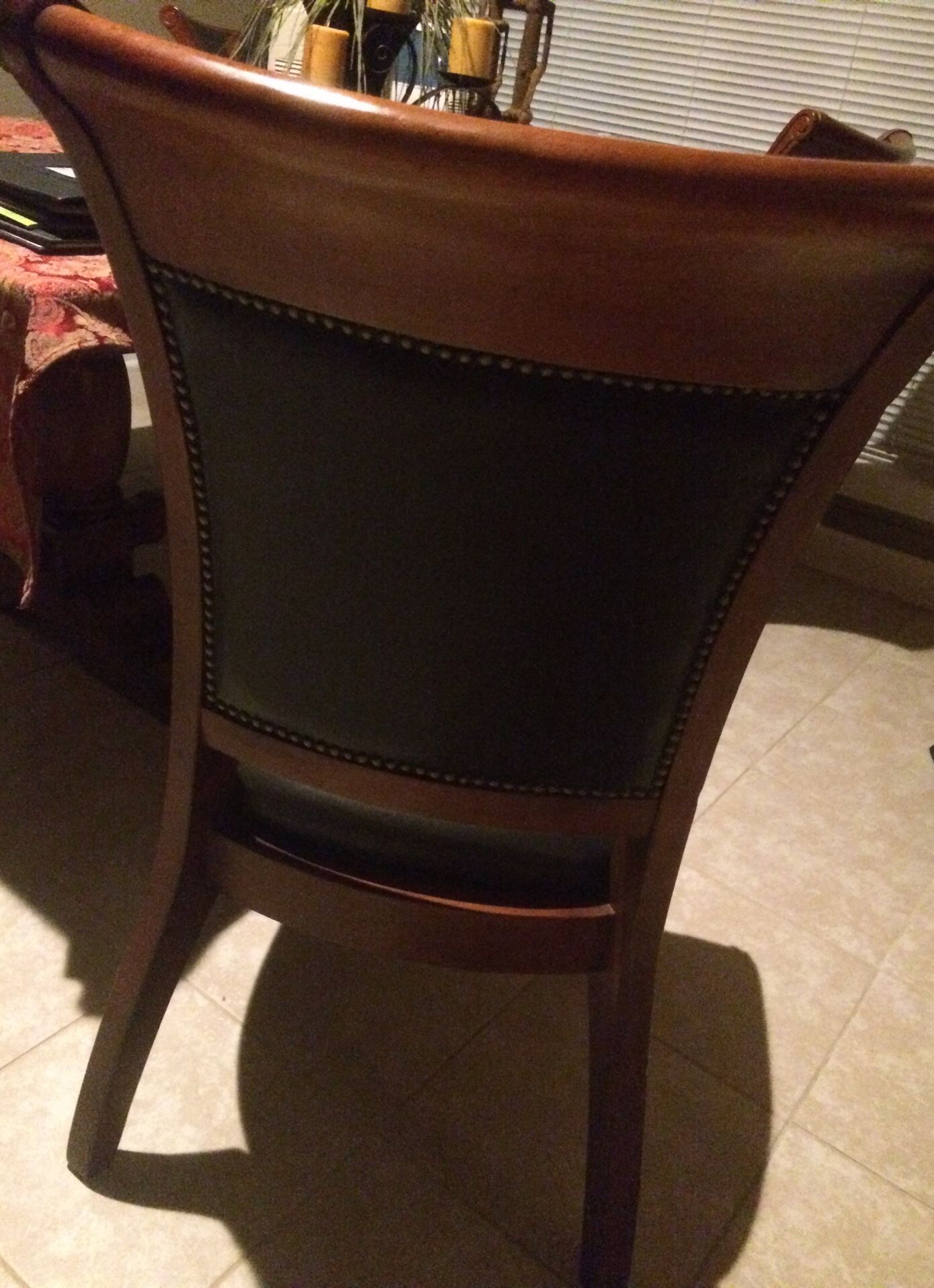 LIKE NEW ! Gorgeous wooden design table that has extension. 4 large wooden/leather design chairs