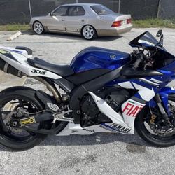 2004 Yamaha R1 