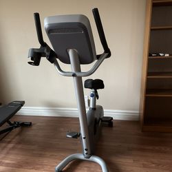 Precor Upright Exercise Bike 