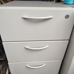 File Cabinet Lockable