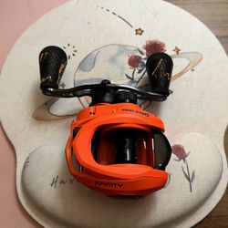 Baitcast Fishing Reel 