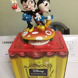 Disney Showcase World Of Miss Mindy Mickey And Mickey Retro Figurine