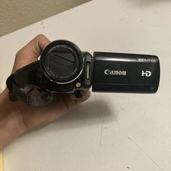 Canon Vixia Hfm301 (untested) Unsure If Works(bad Battery)