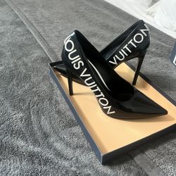 LOUIS VUITTON CALL BACK PUMPS; 10.5 CM CM HEEL; SIZE 38