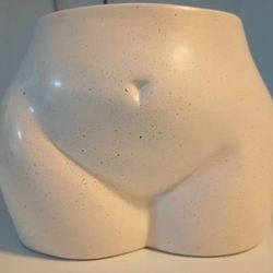 Made in Brazil Beautiful Planter Sculpture Brazillian Hottie 
$25.00