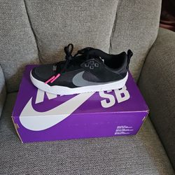 Nike SB Day One-Brand NEW