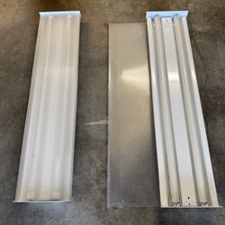 Pair Of 4ft fluorescent Lights