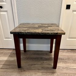 SIDE TABLE / SOFA TABLE / END TABLE $20