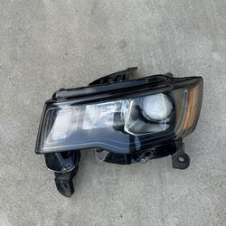 2017-2021 Jeep Grand Cherokee Driver Left Oem Head Light Headlight Lamp