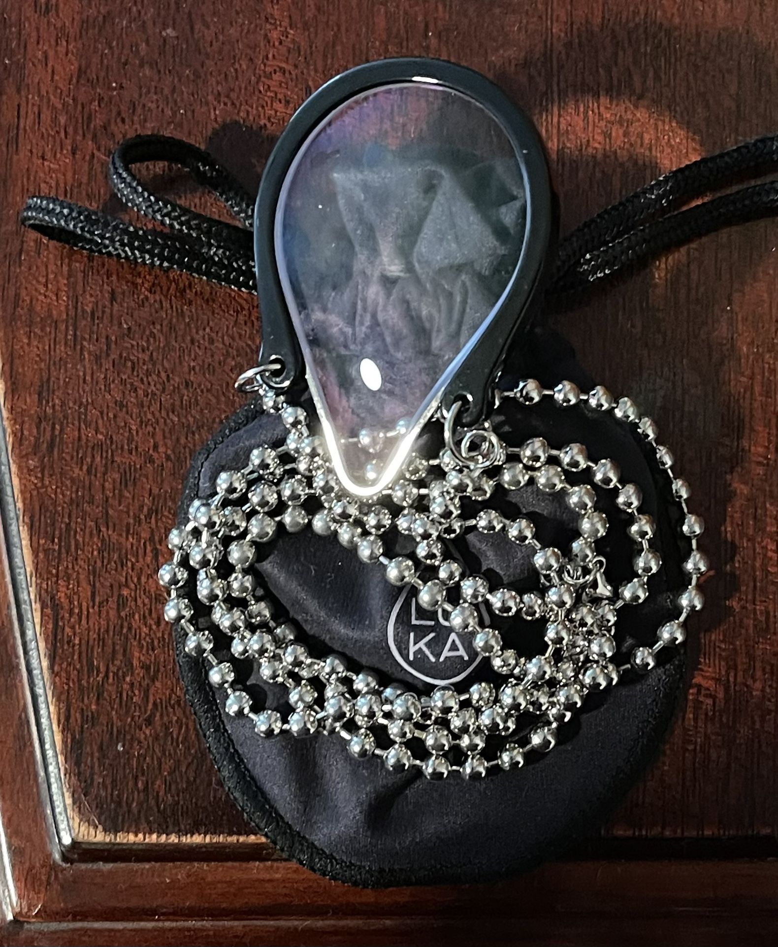 Stylish Magnifier With Necklace & Cloth Case