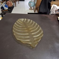 Large Amber Textured Glass Ribbed Leaf Shaped Serving Platter With Scalloped Edges 16" X 10.5"