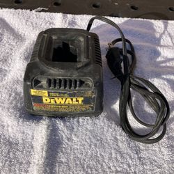 DeWALT  Battery Charger